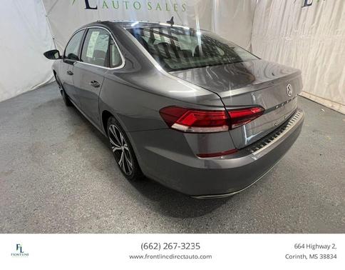 Platinum Gray Metallic 2022 Volkswagen Passat 2.0T SE