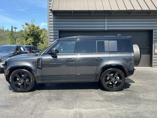 2025 Land Rover Defender P400 X-Dynamic SE