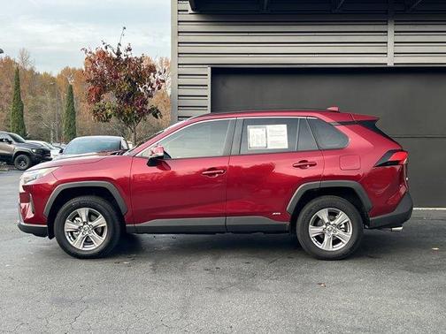 2025 Toyota RAV4 Hybrid XLE