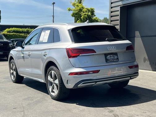2022 Audi Q5 40 Premium Plus