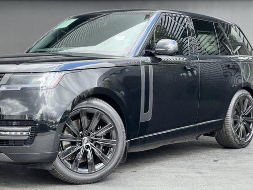 2025 Land Rover Range Rover P550e SE