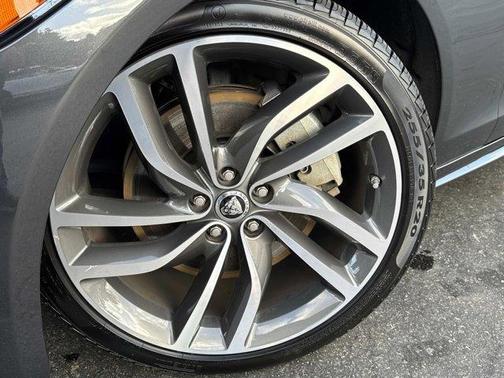 2024 Jaguar XF R-Dynamic SE