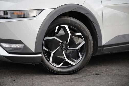 2024 Hyundai IONIQ 5 SE