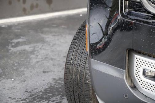 2025 Land Rover Defender P300