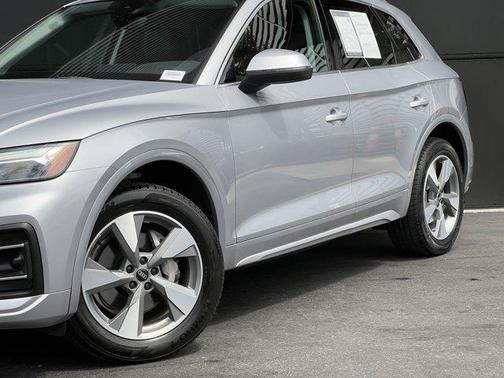 2022 Audi Q5 40 Premium Plus