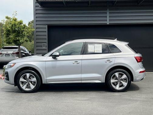 2022 Audi Q5 40 Premium Plus