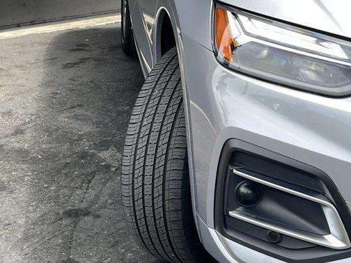 2022 Audi Q5 40 Premium Plus