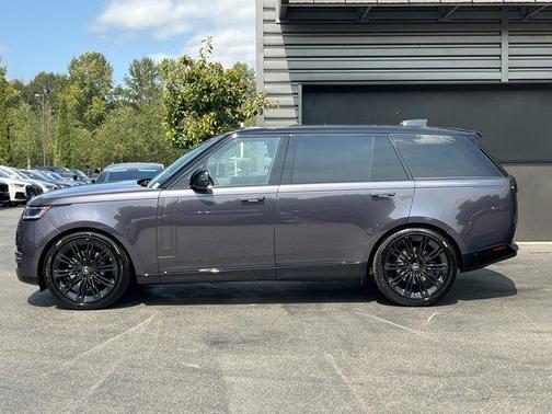 2025 Land Rover Range Rover P400 SE 7 Seat