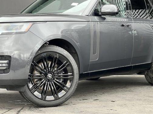 2025 Land Rover Range Rover P530 SE