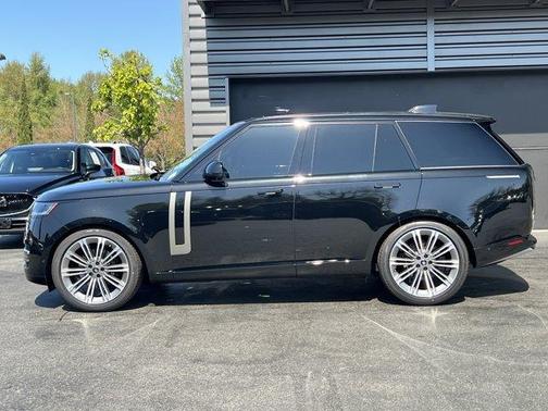 2025 Land Rover Range Rover P400 SE