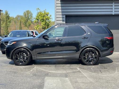 2024 Land Rover Discovery P300 S