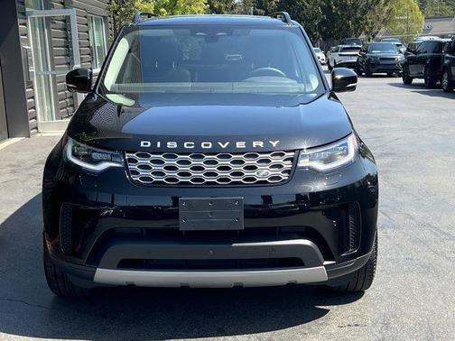 2024 Land Rover Discovery P300 S