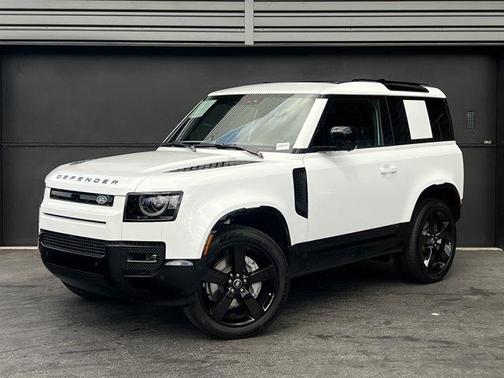 2025 Land Rover Defender P400 X-Dynamic SE