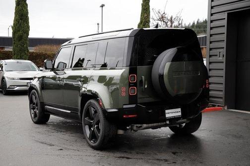 2026 Land Rover Defender 110 X-Dynamic SE