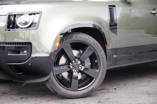 2026 Land Rover Defender 110 X-Dynamic SE