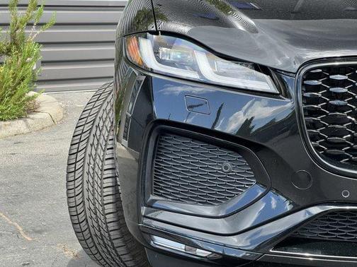 2024 Jaguar F-PACE P250 R-Dynamic S