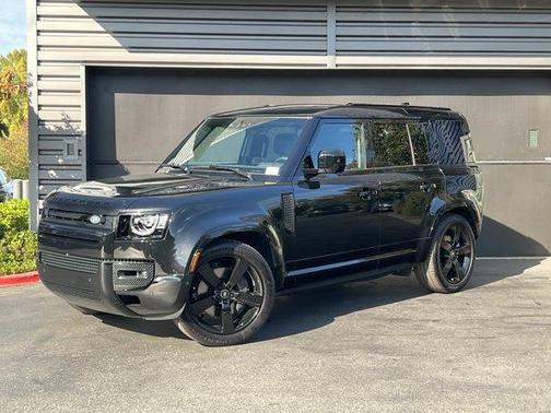 2025 Land Rover Defender P400 X-Dynamic SE