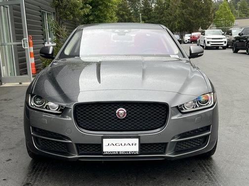 2018 Jaguar XE 30t Prestige