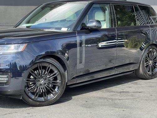 2025 Land Rover Range Rover P400 SE 7 Seat