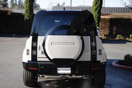 2026 Land Rover Defender 110 X-Dynamic SE