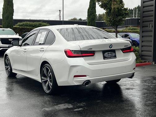 2023 BMW 330 i xDrive
