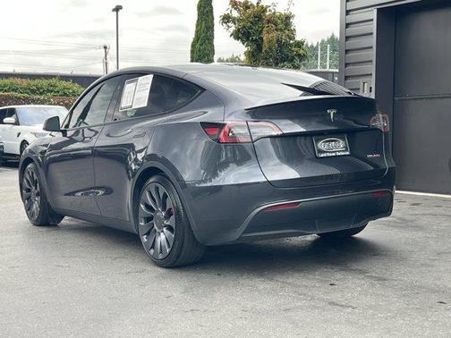 2024 Tesla Model Y Performance