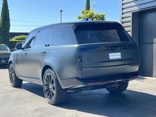 2025 Land Rover Range Rover P400 SE 7 Seat