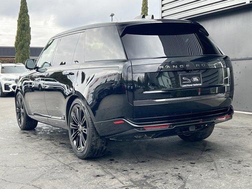 2025 Land Rover Range Rover P530 SE 7 Seat