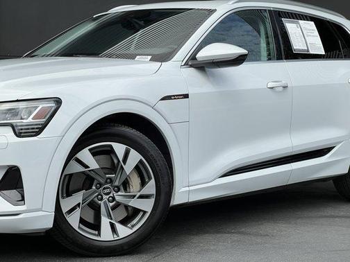 2022 Audi e-tron Premium