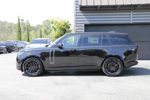 Santorini Black 2026 Land Rover Range Rover P530 SE 7 Seat