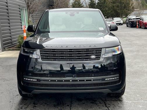 2025 Land Rover Range Rover P530 SE