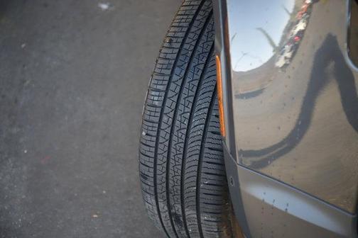 2025 Land Rover Defender P300