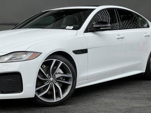 2024 Jaguar XF R-Dynamic SE