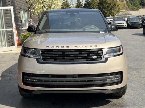 2025 Land Rover Range Rover P550e SE