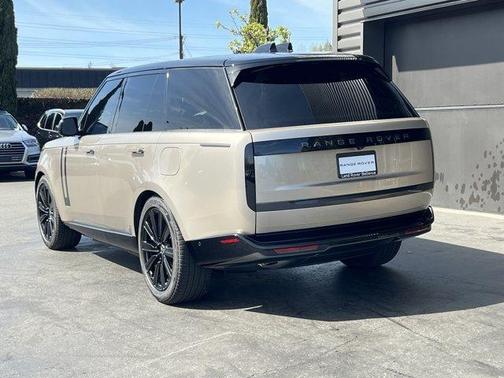 2025 Land Rover Range Rover P550e SE