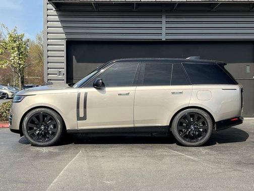 2025 Land Rover Range Rover P550e SE