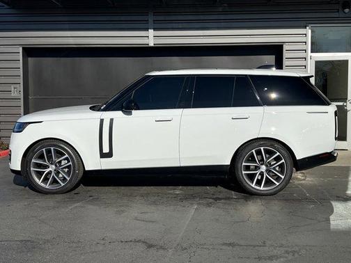 2025 Land Rover Range Rover P400 SE