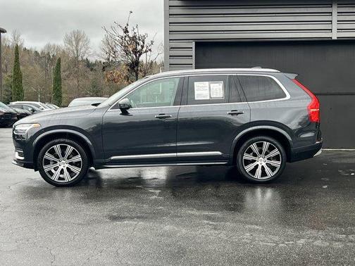 2022 Volvo XC90 T6 Inscription 7 Passenger