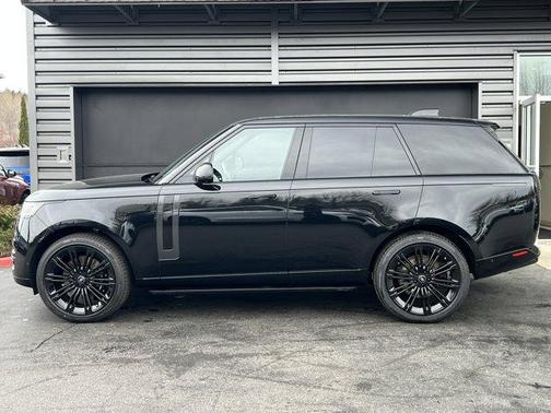 2025 Land Rover Range Rover P530 SE