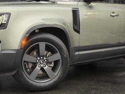 2024 Land Rover Defender 110 S