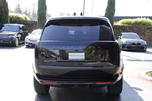 Santorini Black 2026 Land Rover Range Rover P400 SE 7 Seat