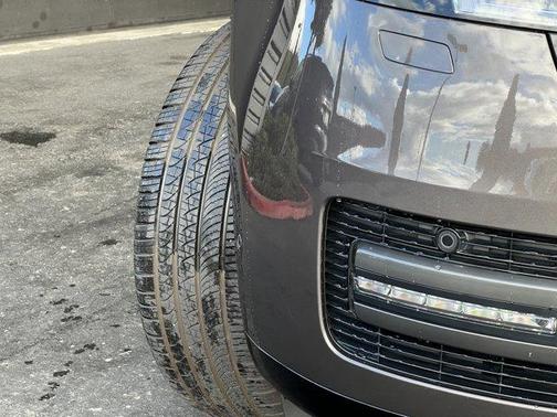 2025 Land Rover Range Rover P550e SE