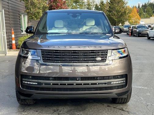 2025 Land Rover Range Rover P550e SE
