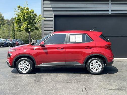 2023 Hyundai VENUE SE