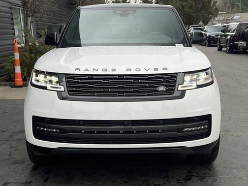 2025 Land Rover Range Rover P530 SE