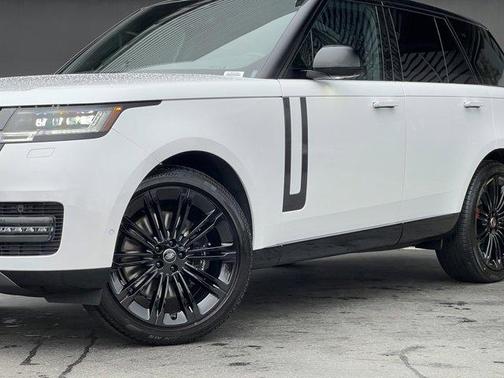 2025 Land Rover Range Rover P530 SE