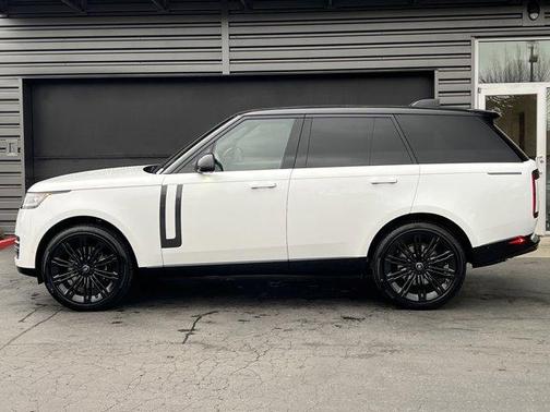 2025 Land Rover Range Rover P530 SE
