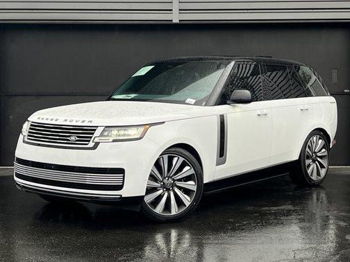 2025 Land Rover Range Rover P615 SV