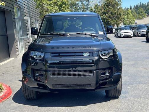 2025 Land Rover Defender P400 X-Dynamic SE