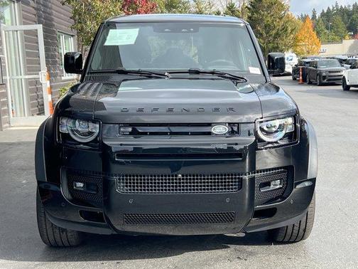 2025 Land Rover Defender P400 X-Dynamic SE